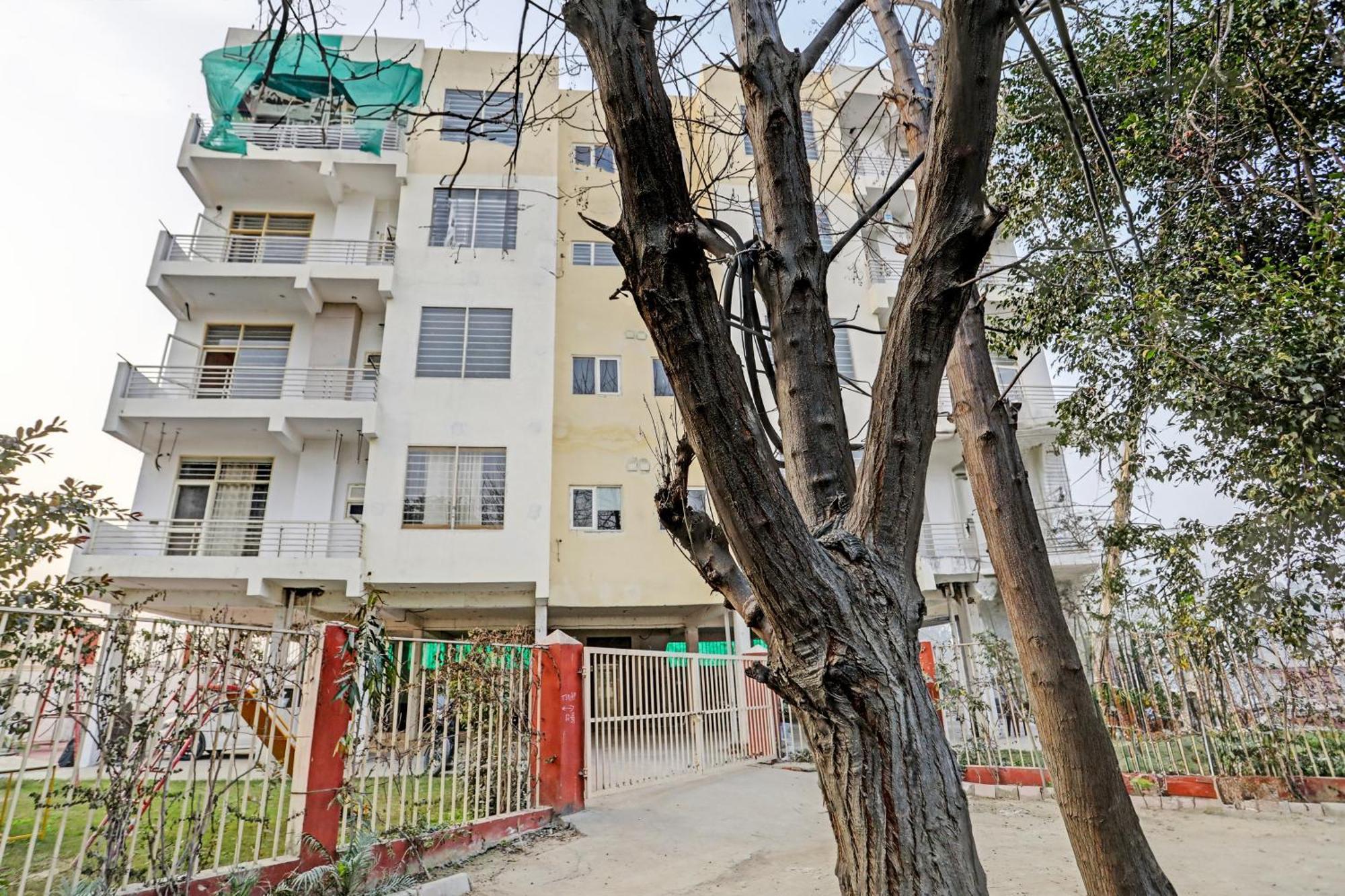Oyo Home Green View Appartments Beas Luaran gambar