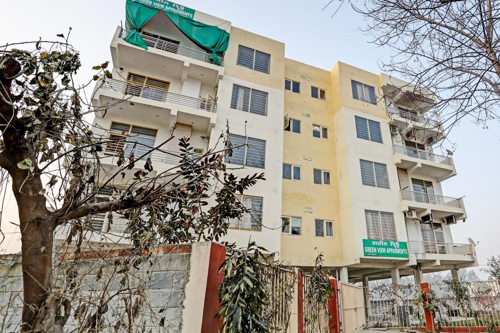 Oyo Home Green View Appartments Beas Luaran gambar